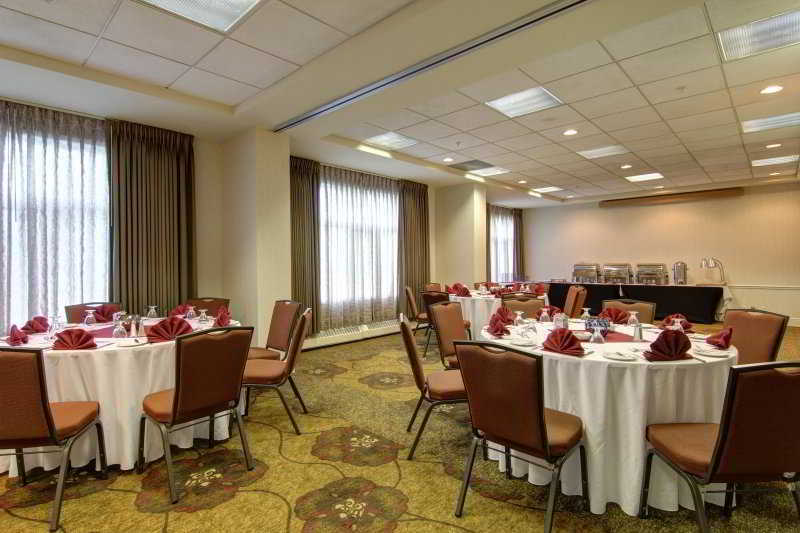 Hotel Hilton Garden Airport
