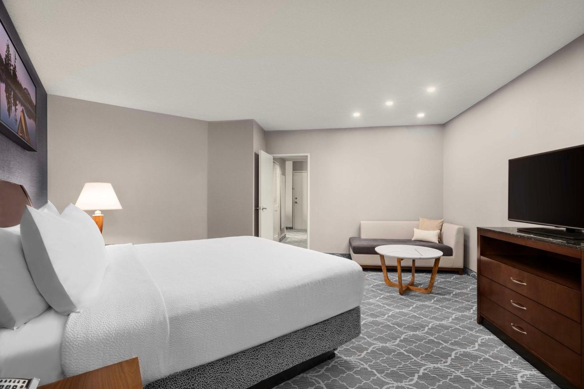 Hilton Garden Airport Hotel Calgary