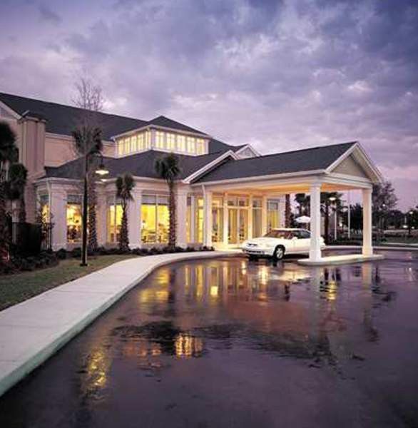 Hilton Garden Airport Hotel 3*