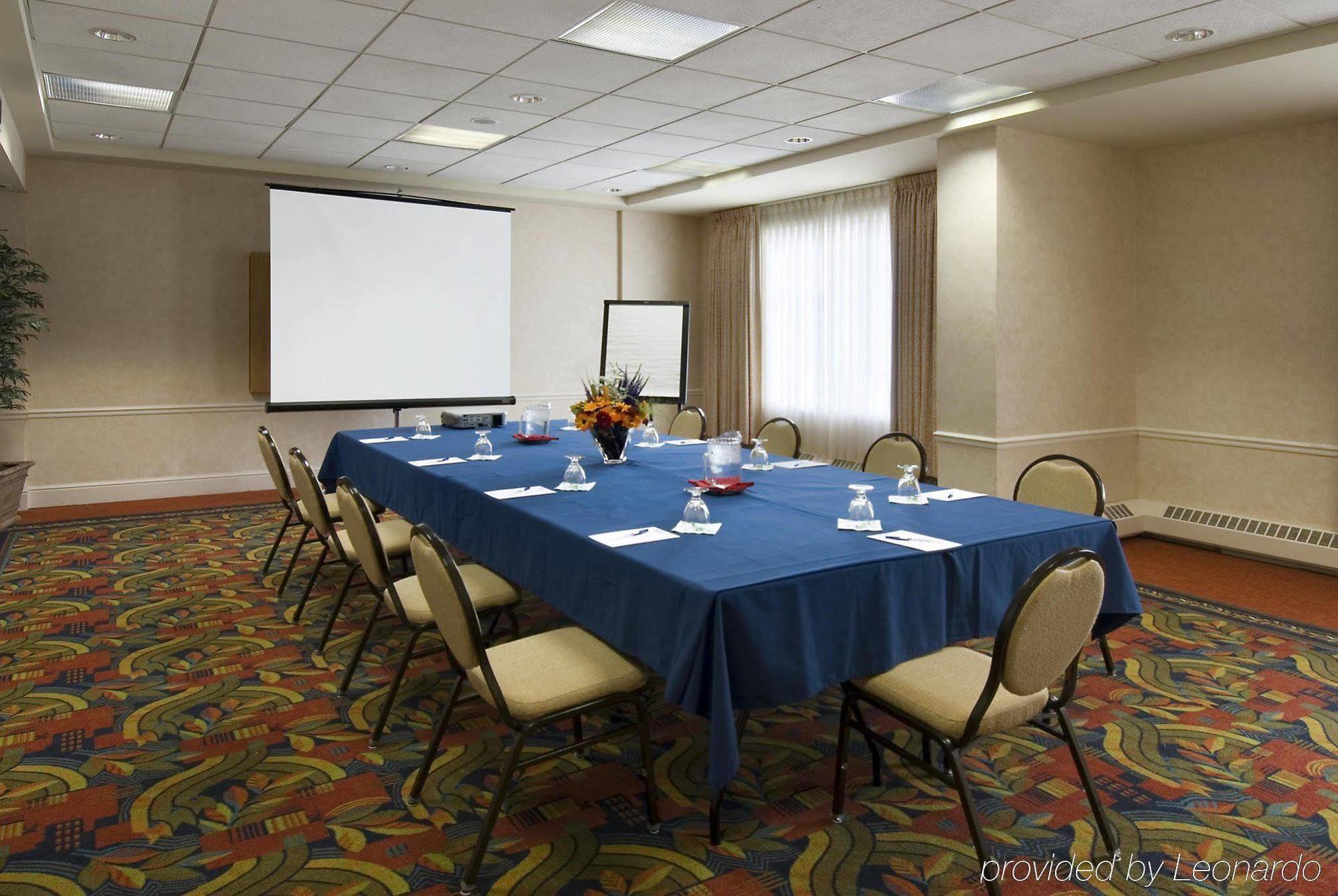 Hilton Garden Airport 3* Calgary