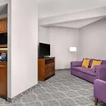 Hilton Garden Inn Calgary Airport