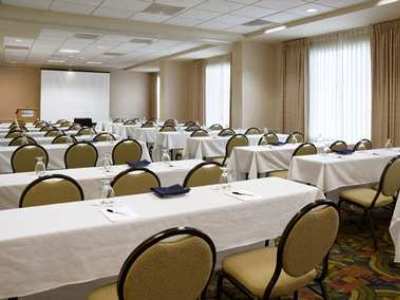 Hotel Hilton Garden Airport 3*